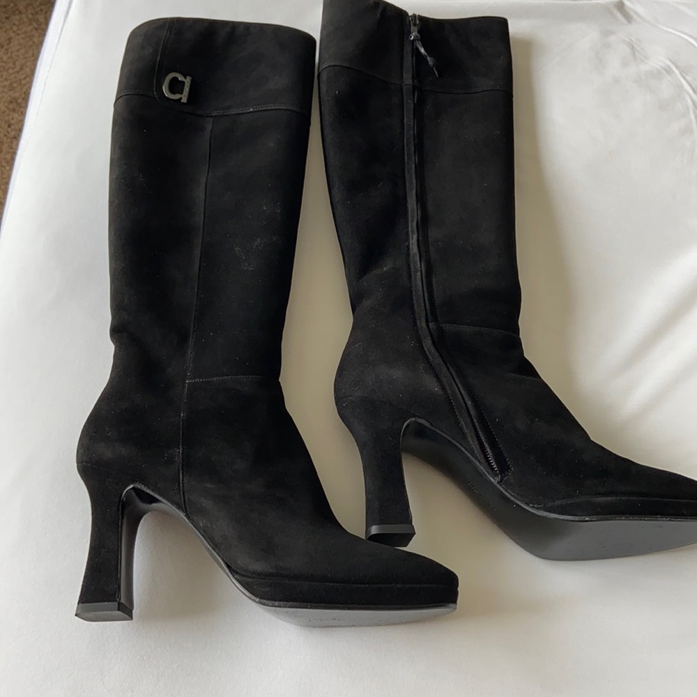 Salvatore Ferragano Nero suede calf boot 71/2 AA